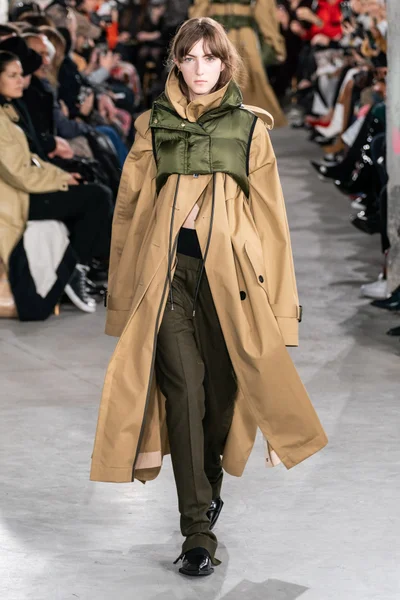 Look 10